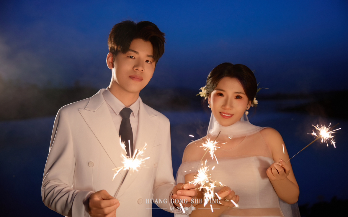 超有氛围感的烟花🎆夜景婚纱照，爱了爱了😍