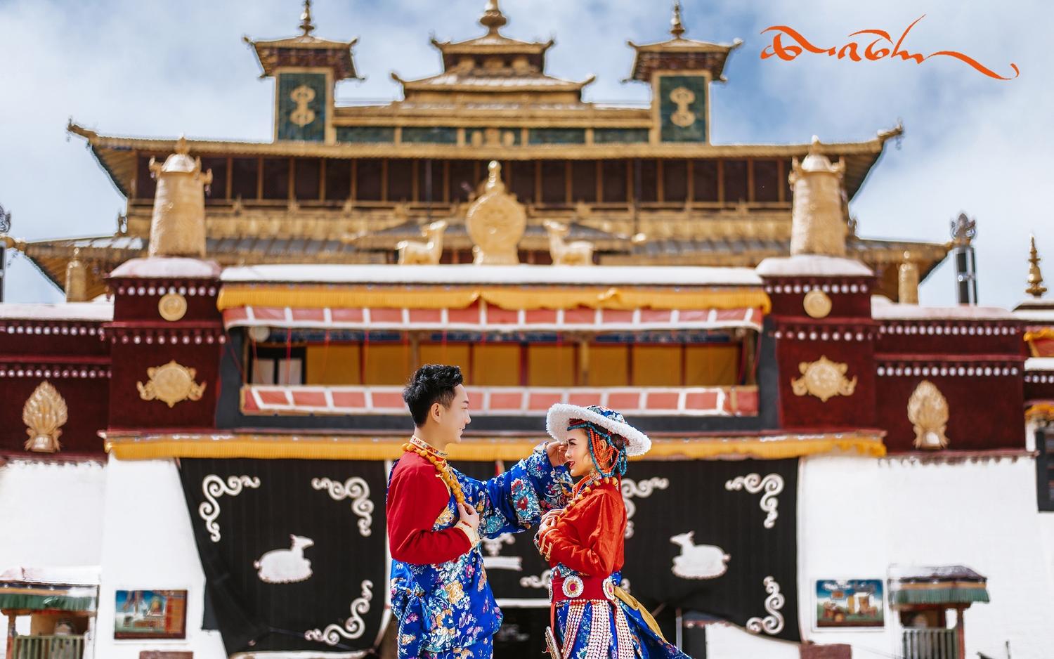 摄先生西藏桑耶寺旅拍婚纱照　8服8造