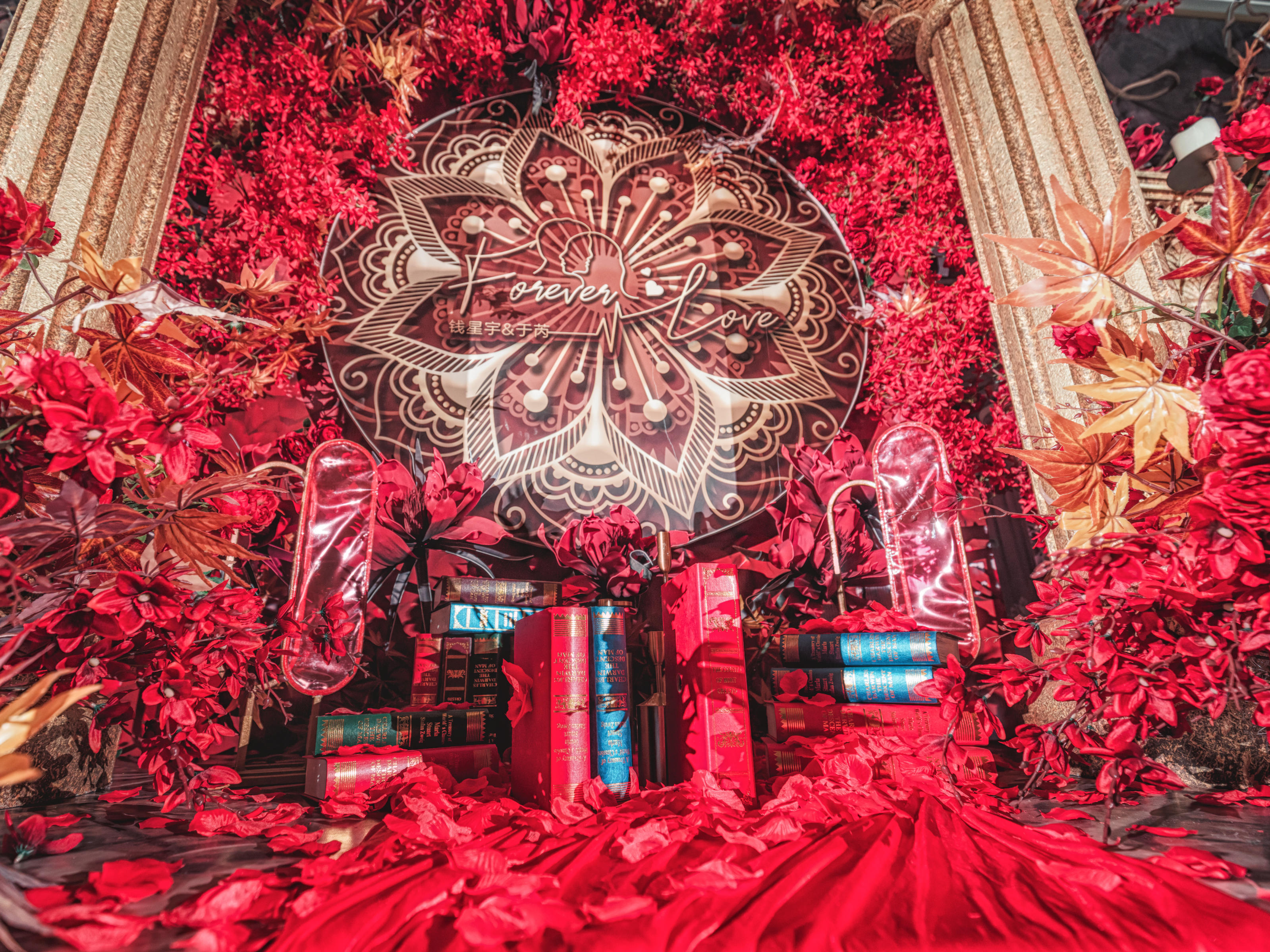 小众轻奢—复古红特惠氛围