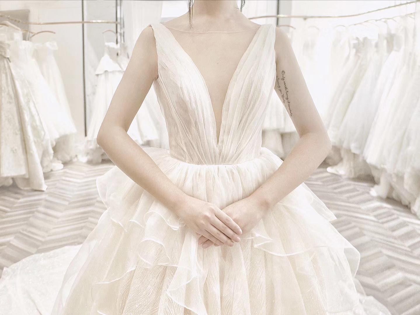 【超值租赁】星辰婚纱礼服三件套+伴娘服四件