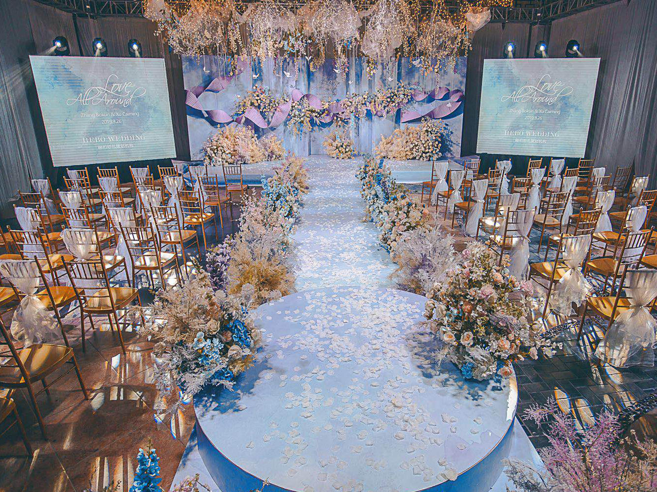   设计感蓝紫色小高级婚礼