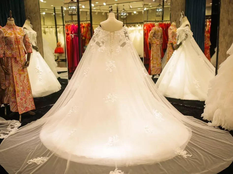 爱伦婚纱礼服
