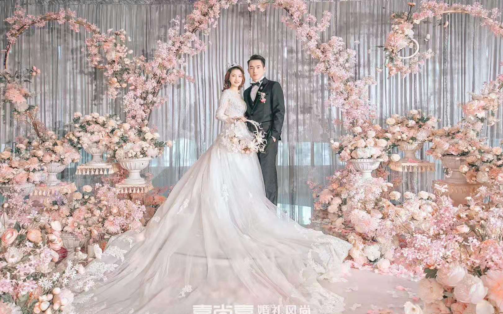 酒店    特价套餐（含三大）系列三节假日不参与