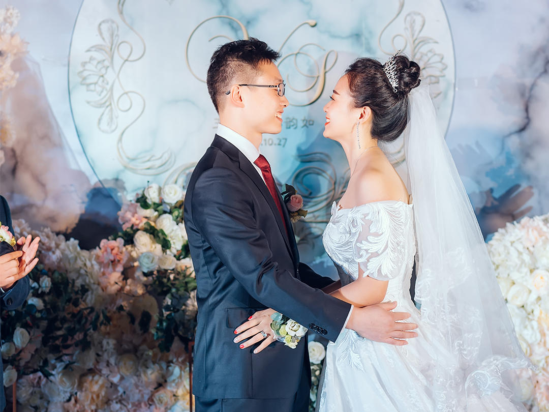 【以沫特惠】当婚纱遇上西服