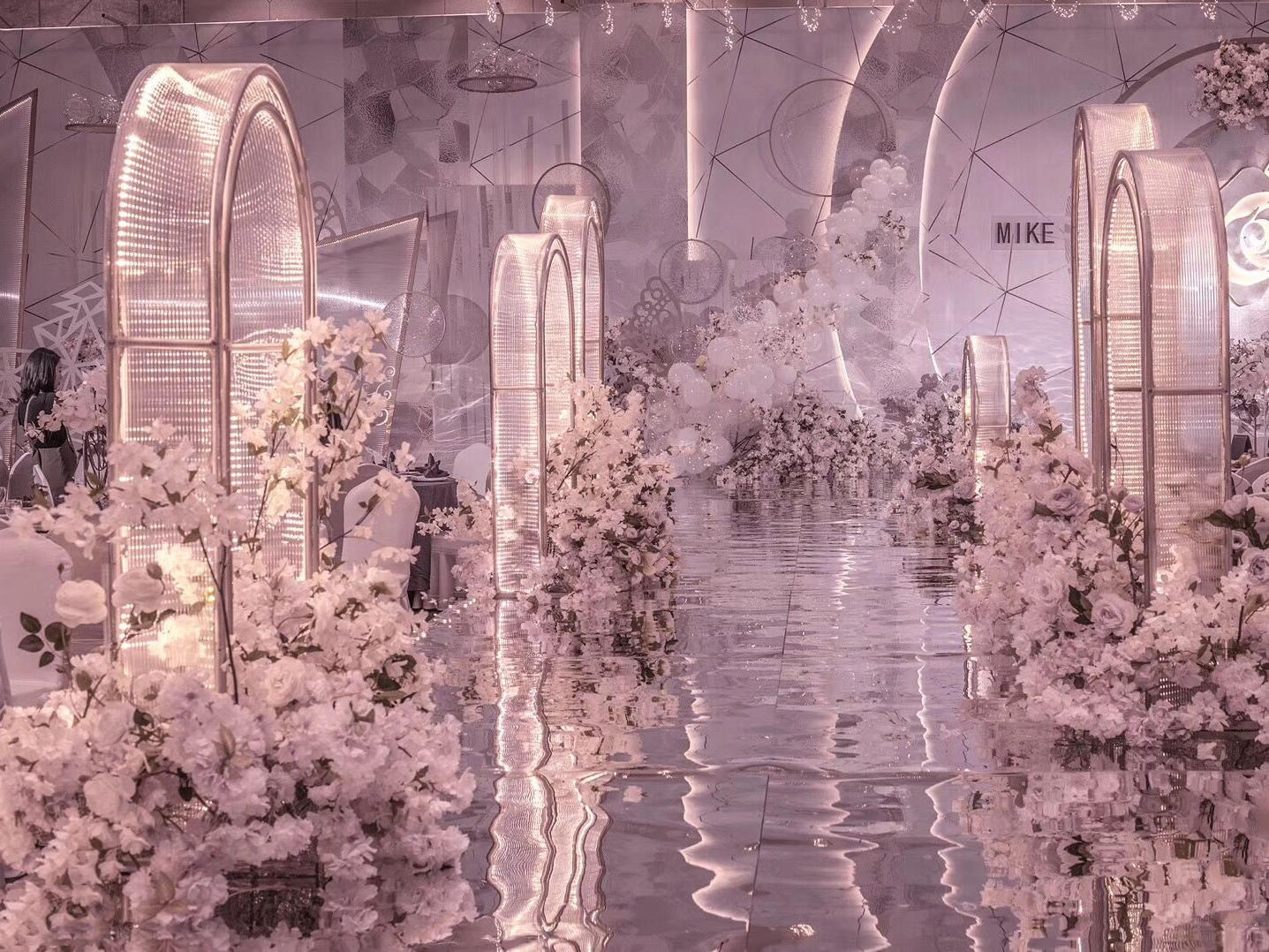 限时5.9折小预算布置韩式奢华风格包括四大金刚