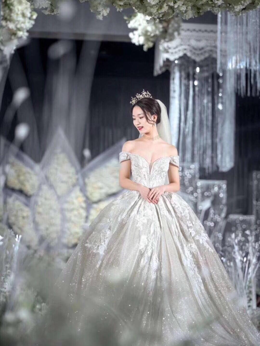 【特惠大促】新款婚纱礼服租赁4件组