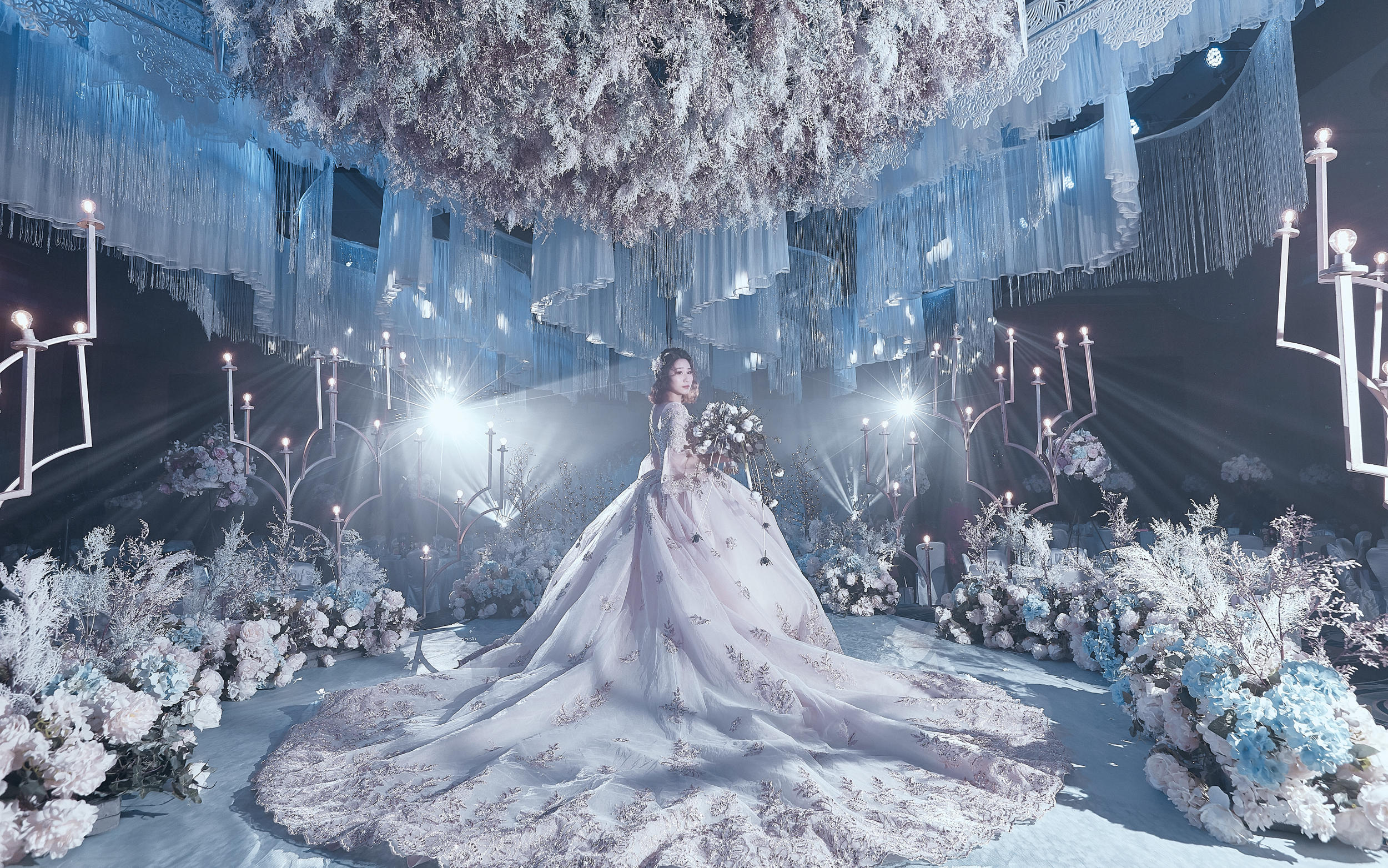 高级感“雾霾蓝”婚礼，冰雪奇境【扬州香格里拉】