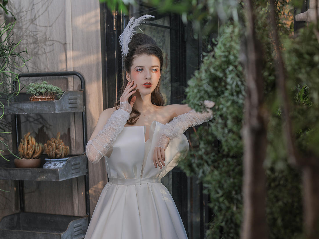 2019春夏新款婚纱缎面蝴蝶结款式