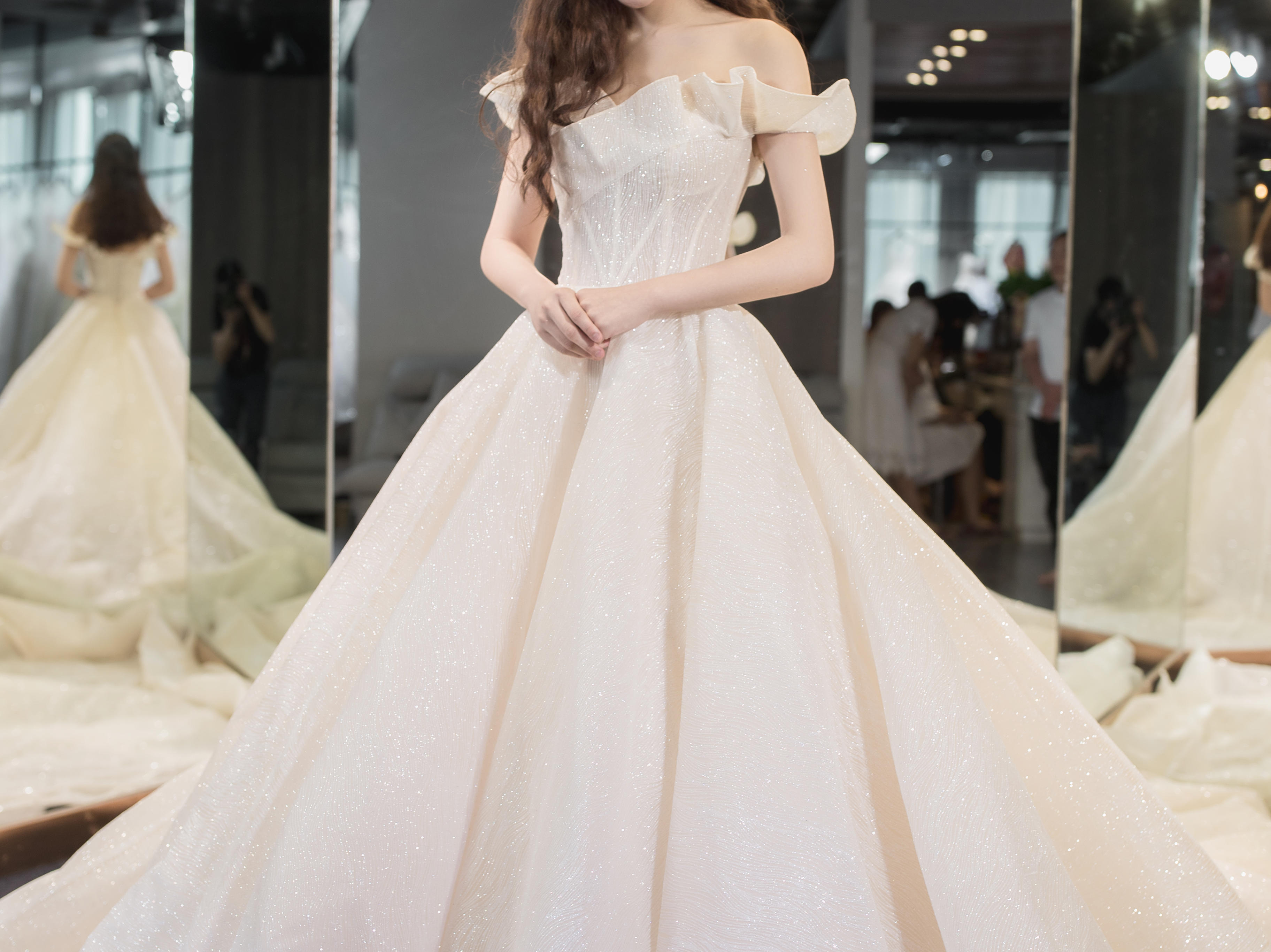 雅氏嫁衣  荷叶边主纱   