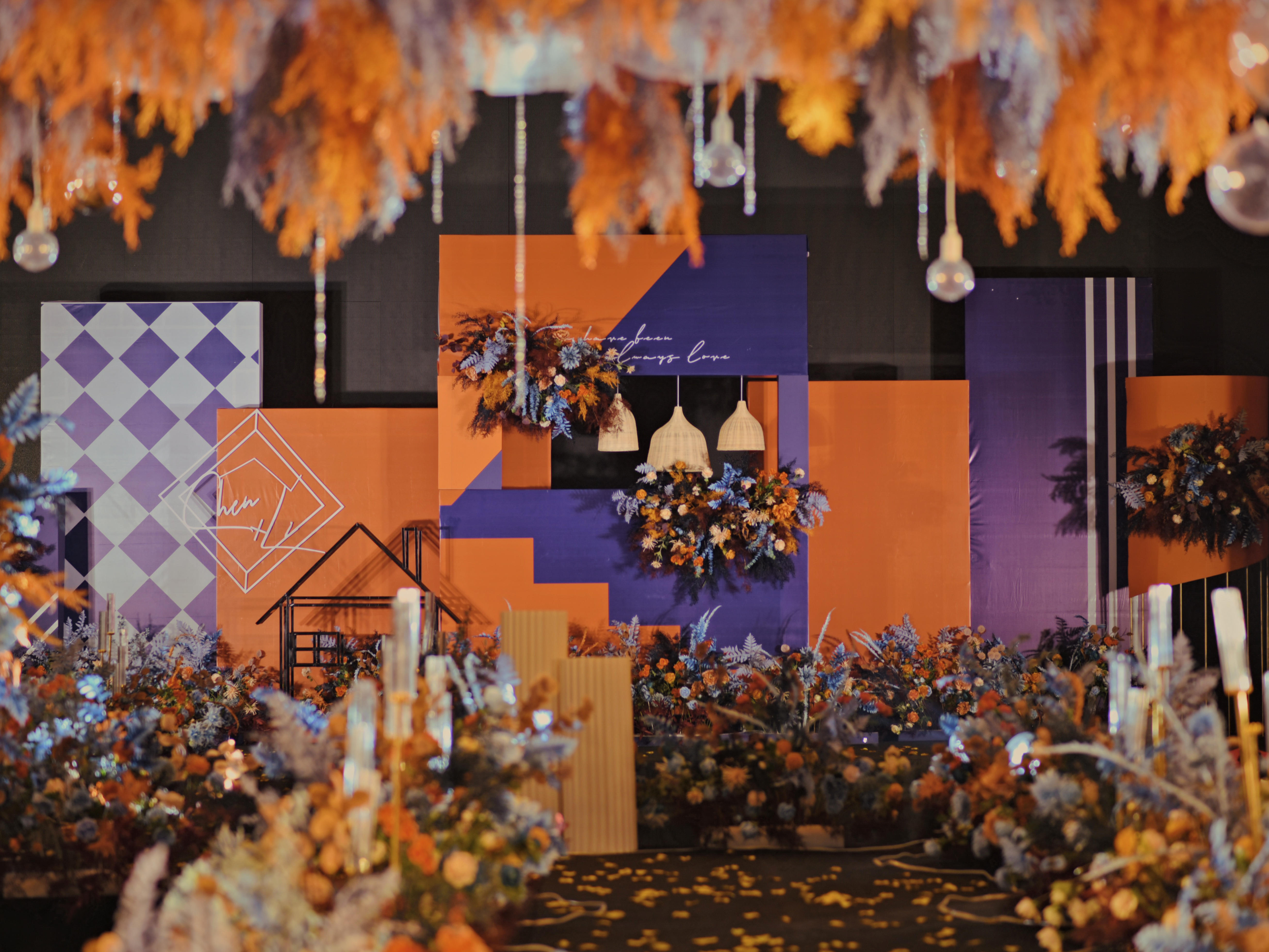 「祯乐」蓝橙色撞色大吊顶婚礼