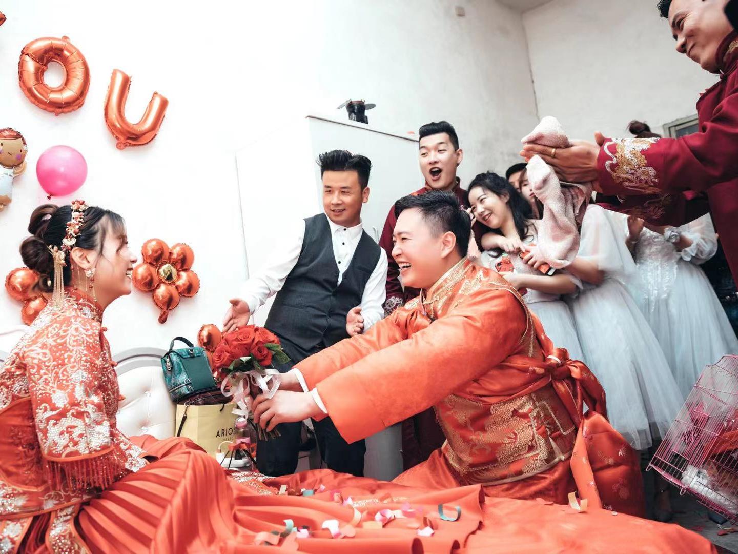 资深化妆师全程跟妆+1个妈妈妆