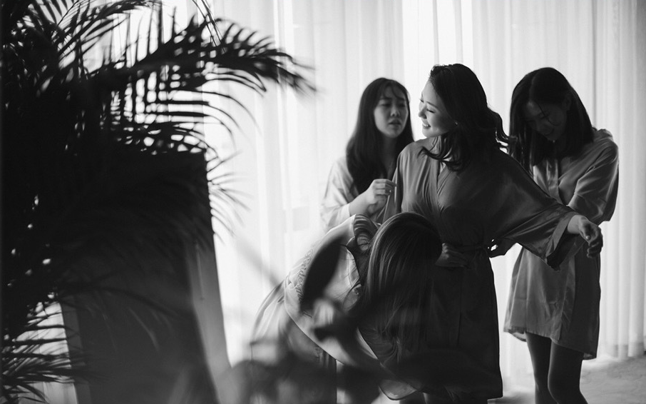 水上-鸳鸯，云中-翡翠。