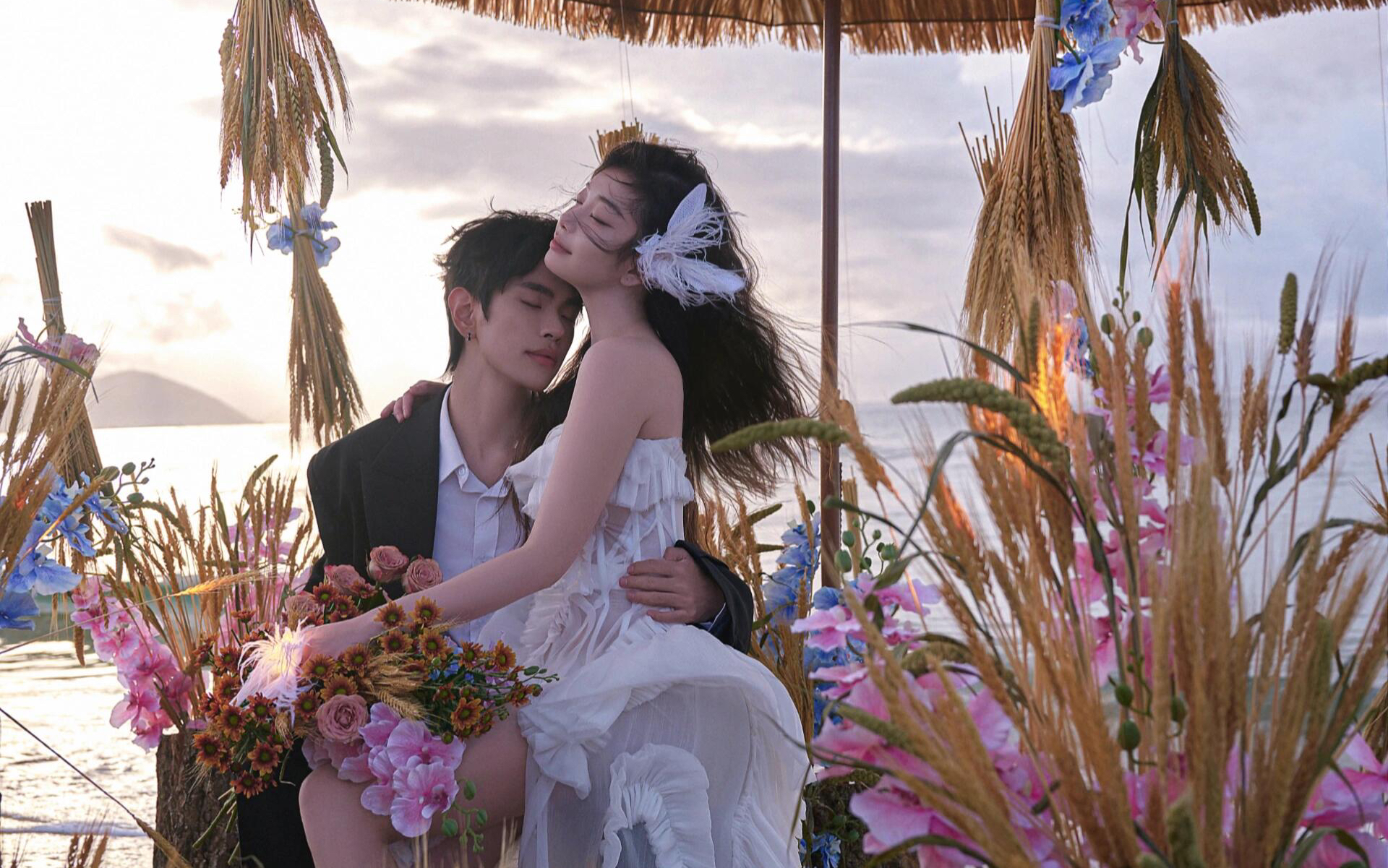 大海配夕陽，你配我