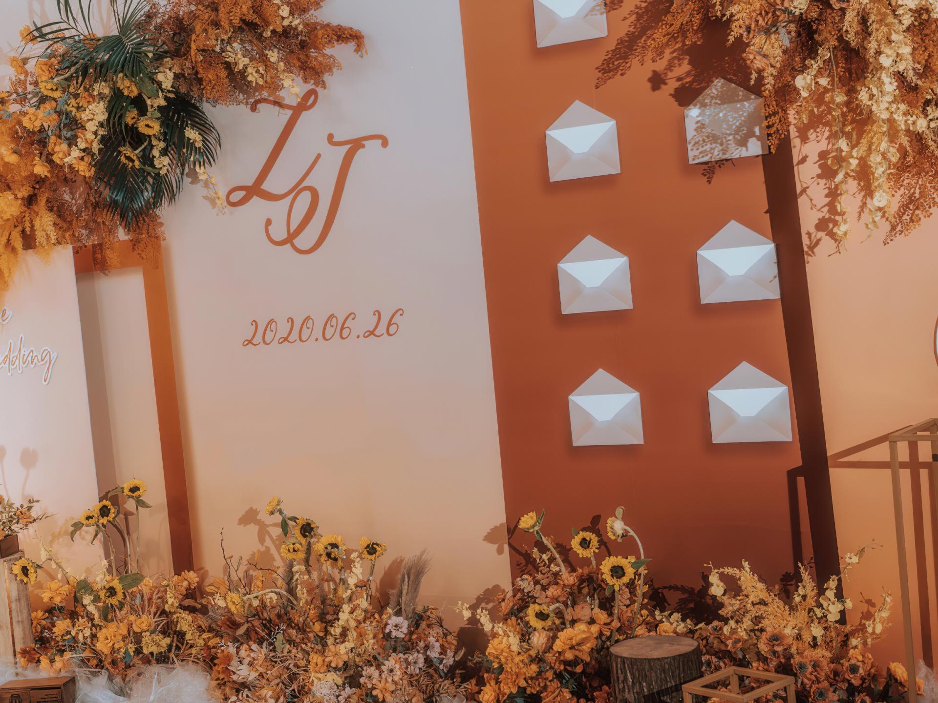 [小預(yù)算婚禮]簡(jiǎn)約唯美風(fēng)的結(jié)合|大氣奢華內(nèi)涵