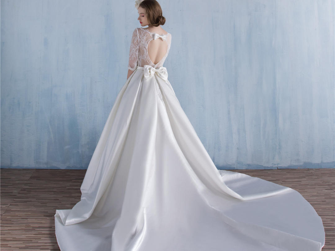 超值5件+资深全天跟妆（主纱+敬酒+秀禾+2伴）