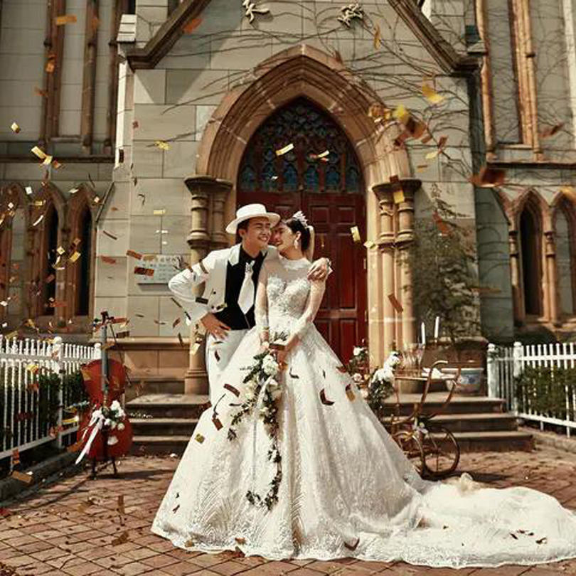 定制总监跟拍12服12造/优惠1200/送大礼