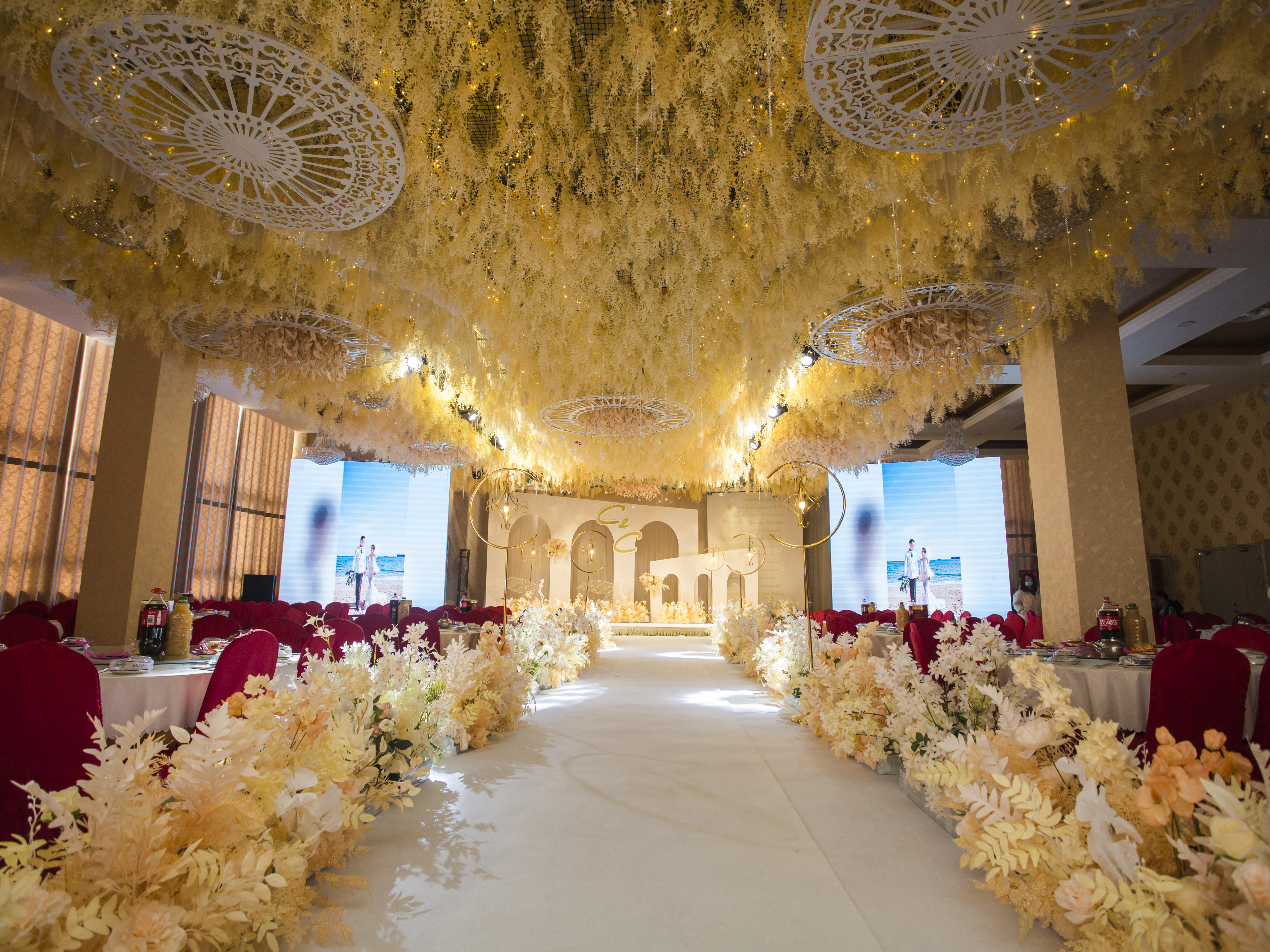 【大喜日子】红色鎏金撞色婚礼 