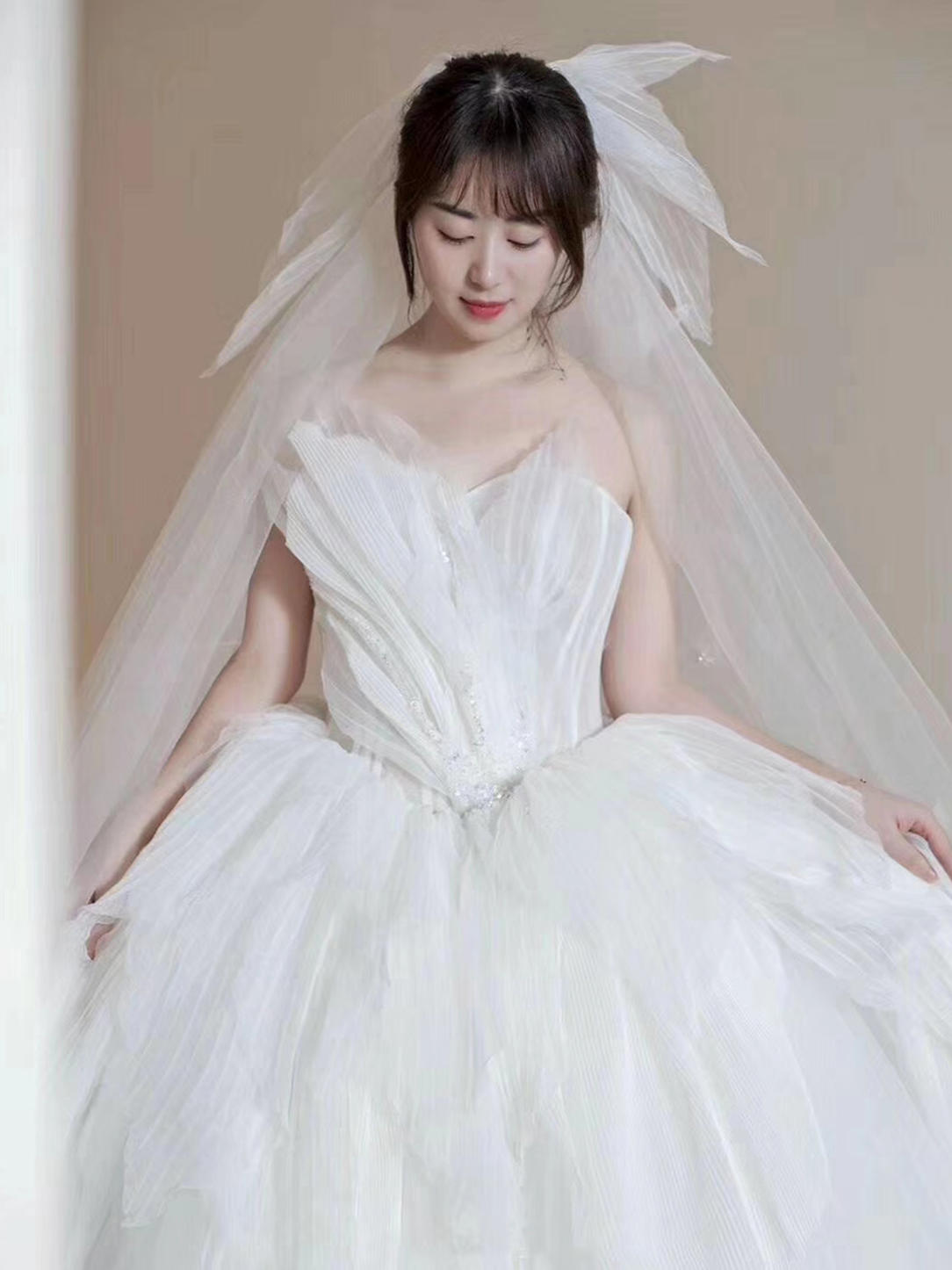 【女神臻选套餐】品牌婚纱12件套+新娘跟妆