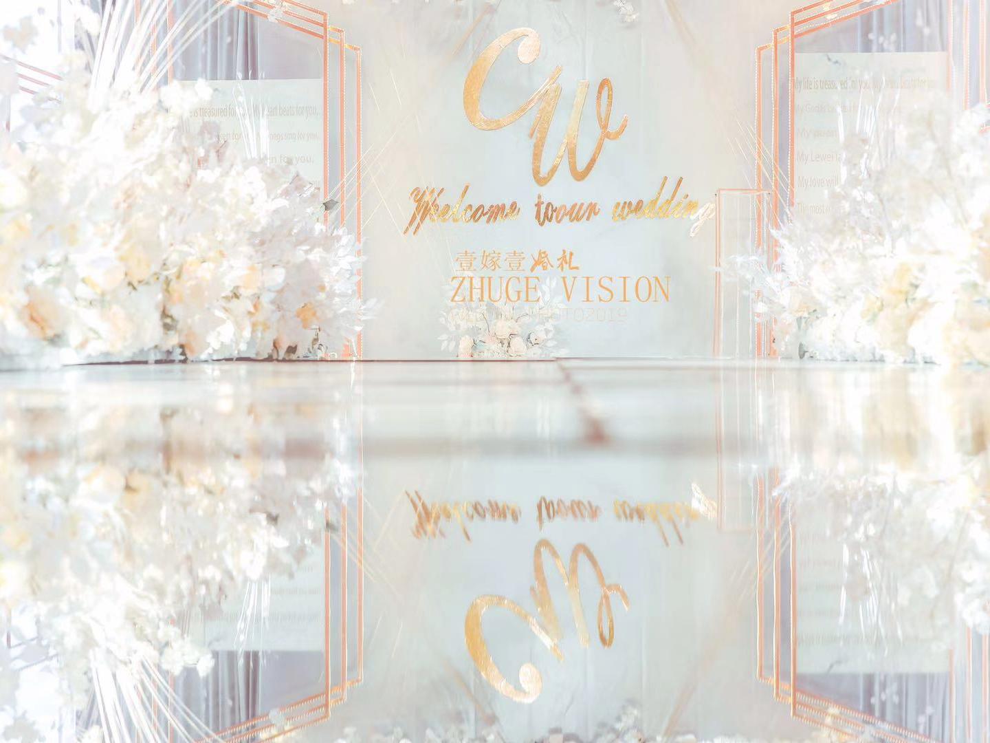 【送云南6天5晚豪华游】主持，摄像，化妆师包套