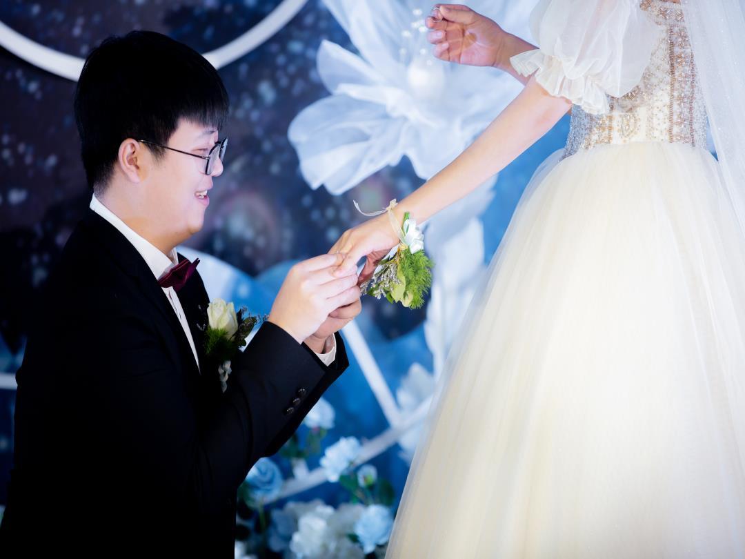 #浏阳VIVI婚纱宫廷复古风仪式纱+礼服#