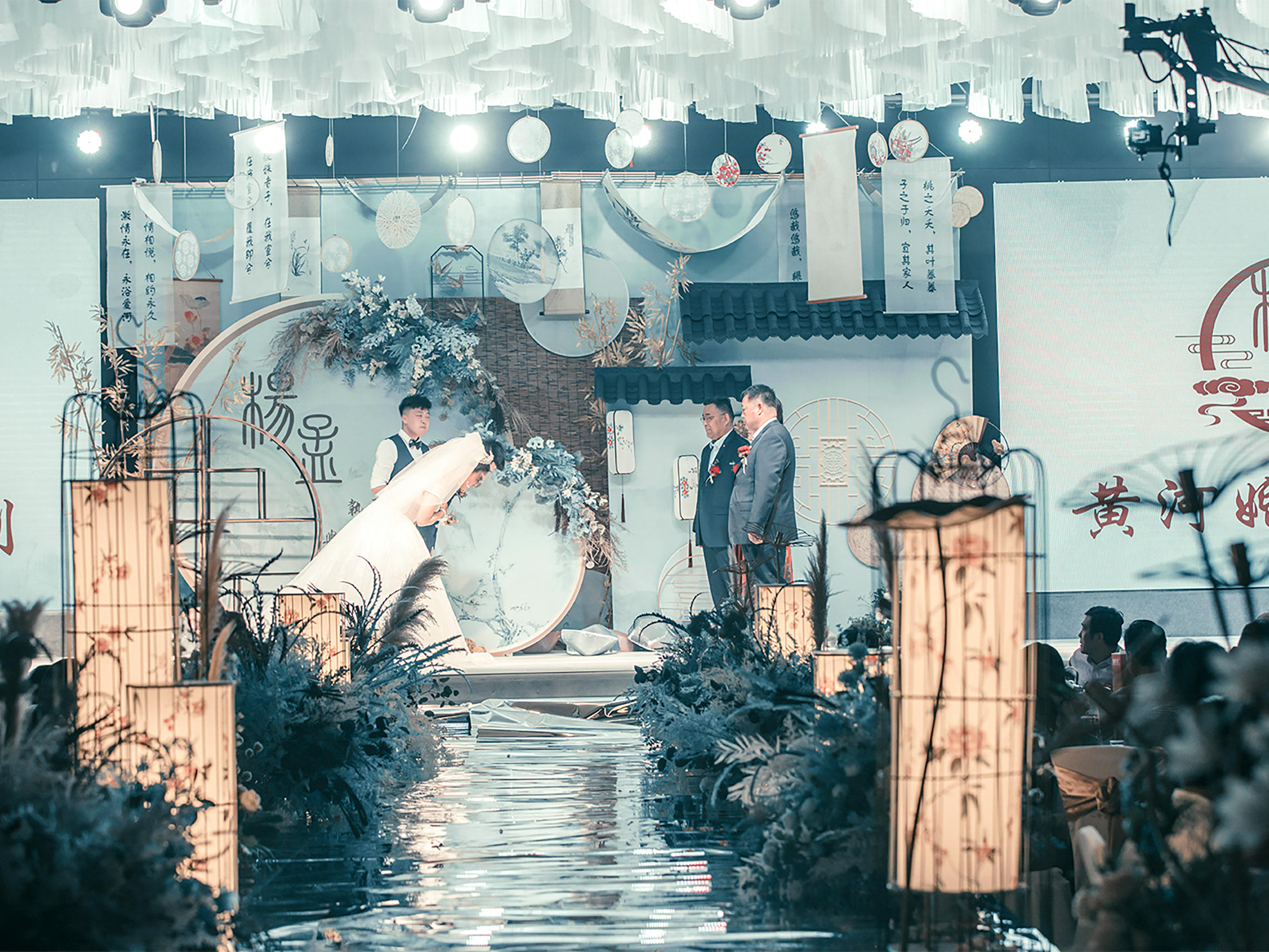 草坪婚礼策划主持+音乐执行（不含迎娶）