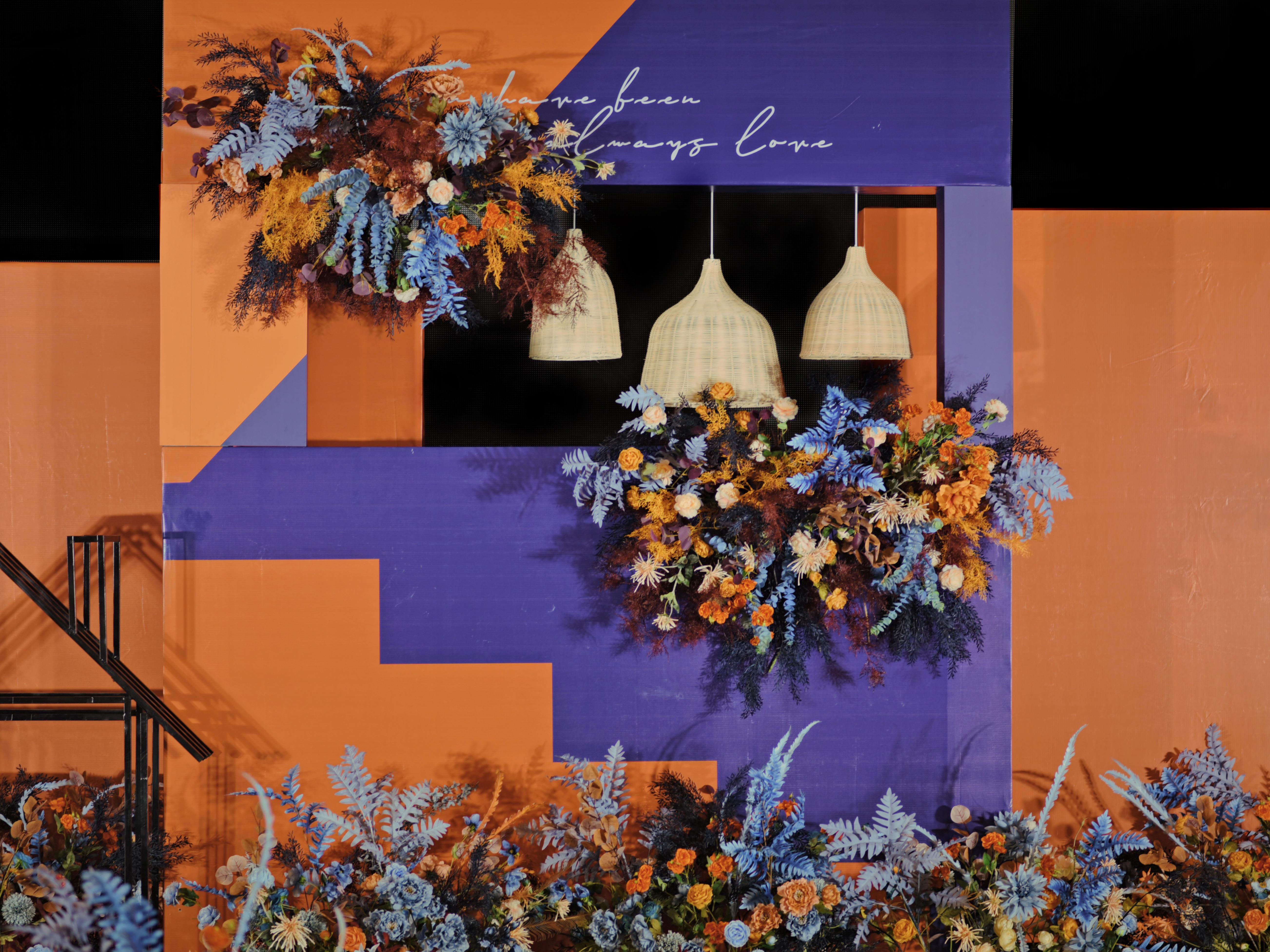 「祯乐」蓝橙色撞色大吊顶婚礼