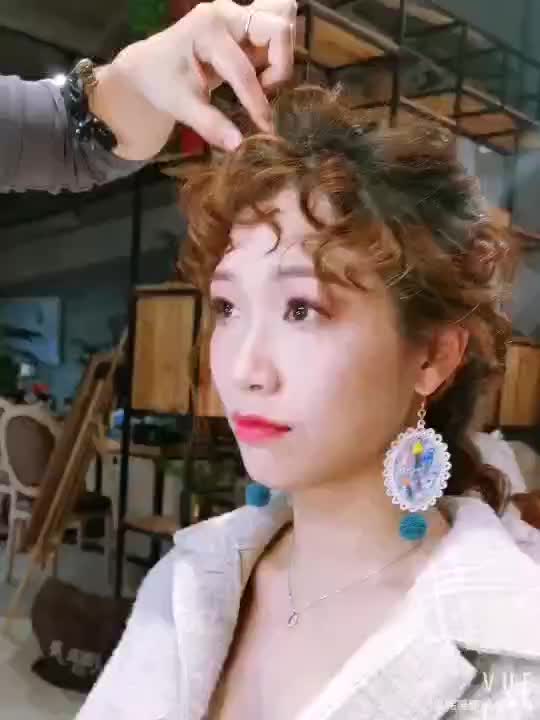 订婚礼服+化妆造型 套餐