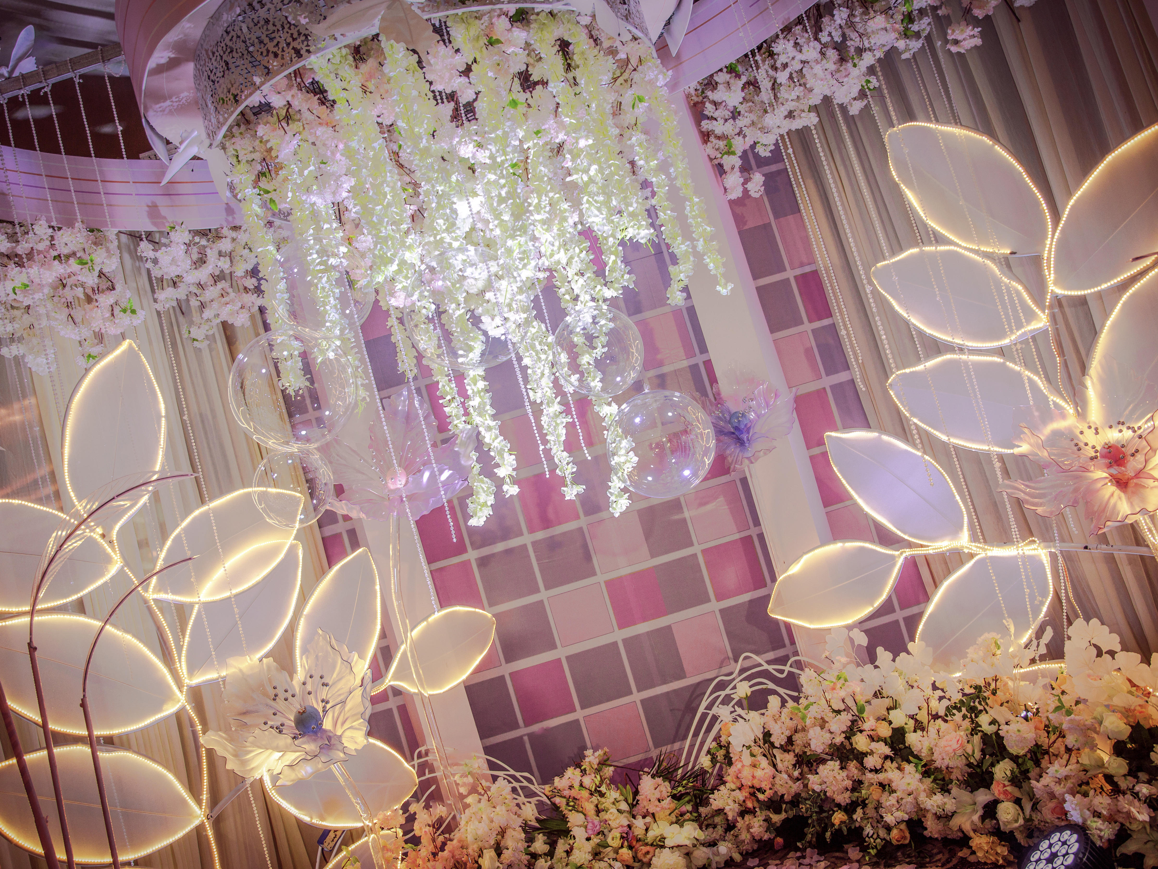 【霖笙婚礼】粉色系暗场婚礼/灯光创意满满