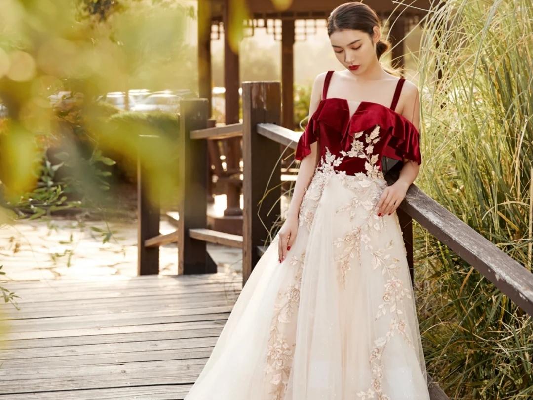 【超值租赁】6件套 主纱+敬酒服+4件伴娘服