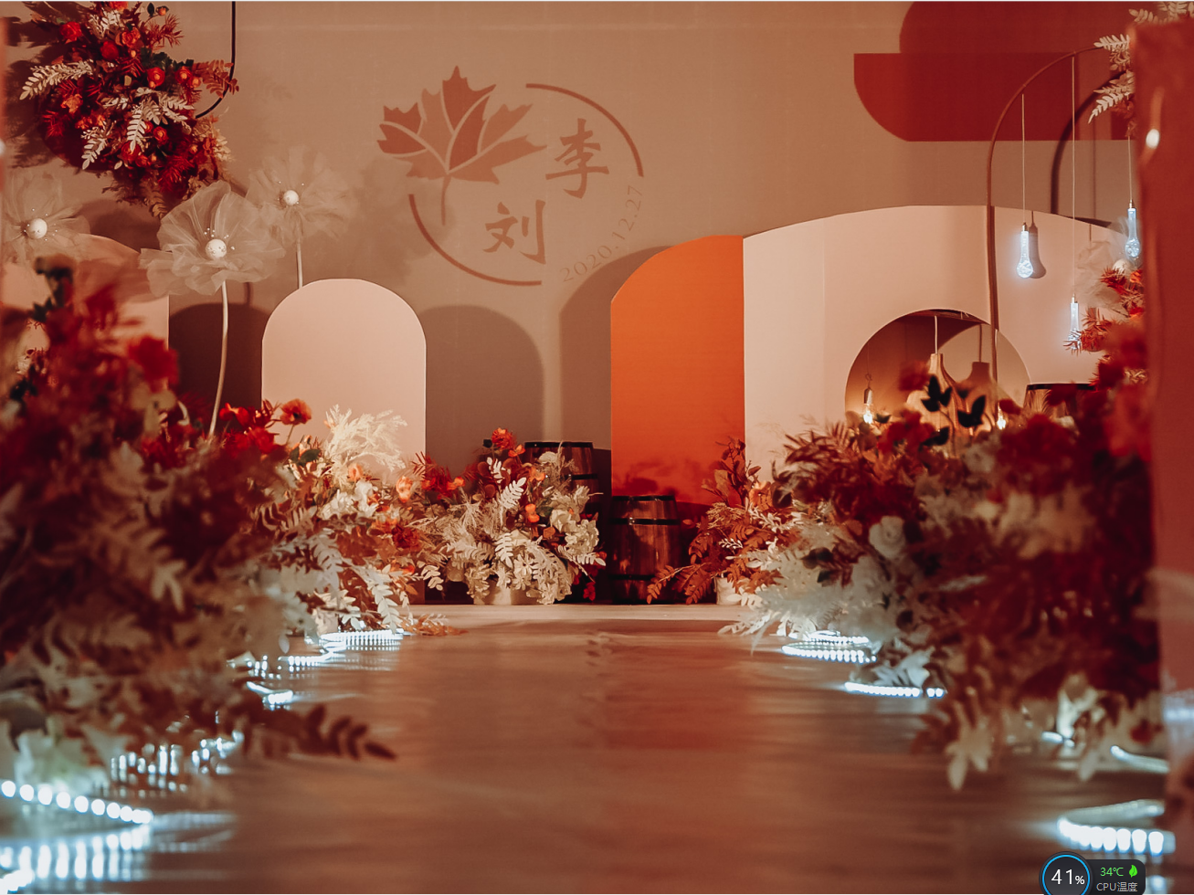 虽然我已经认识了你很久，但这是我第一次看着你穿着