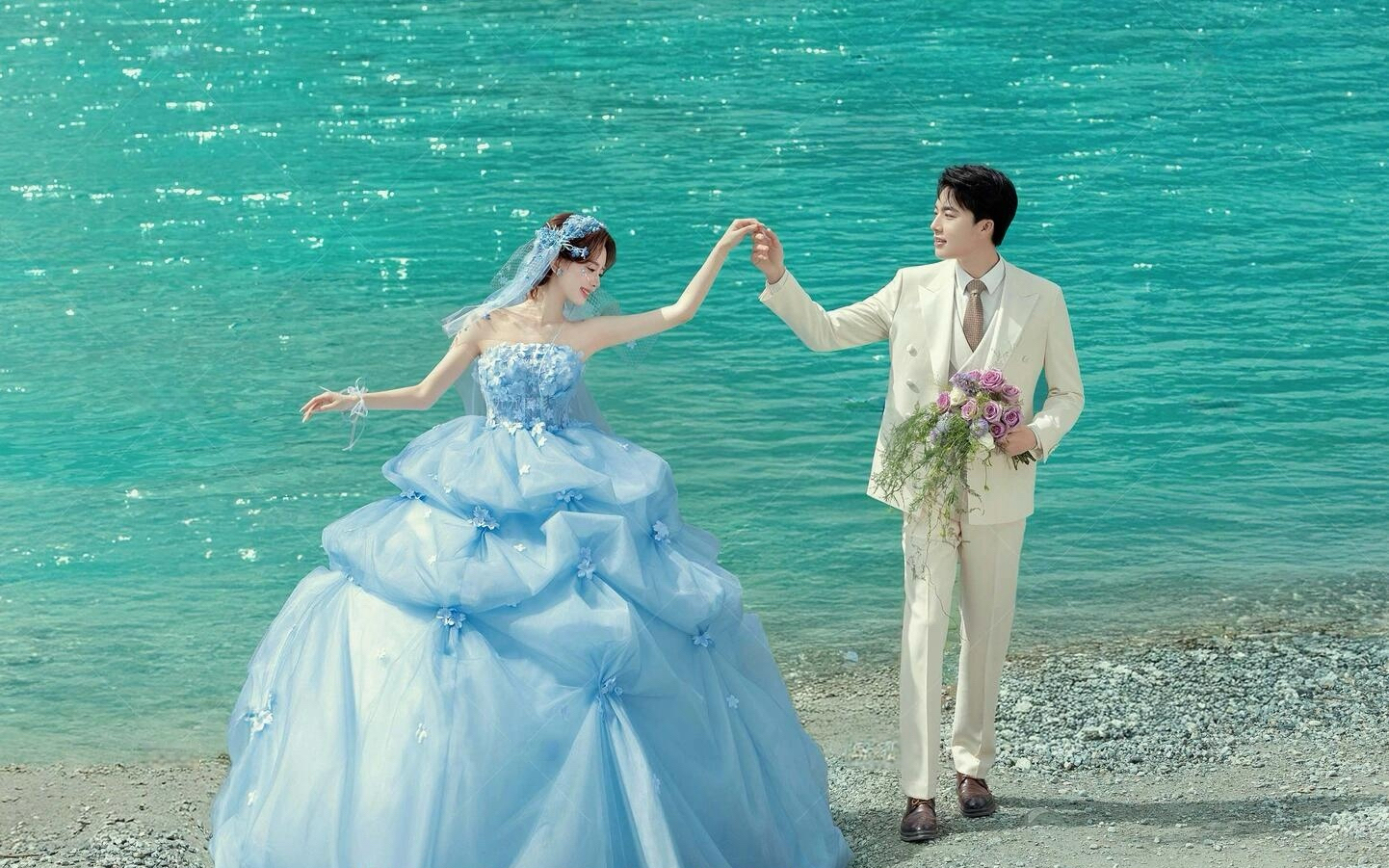 水光潋滟，碧波荡漾