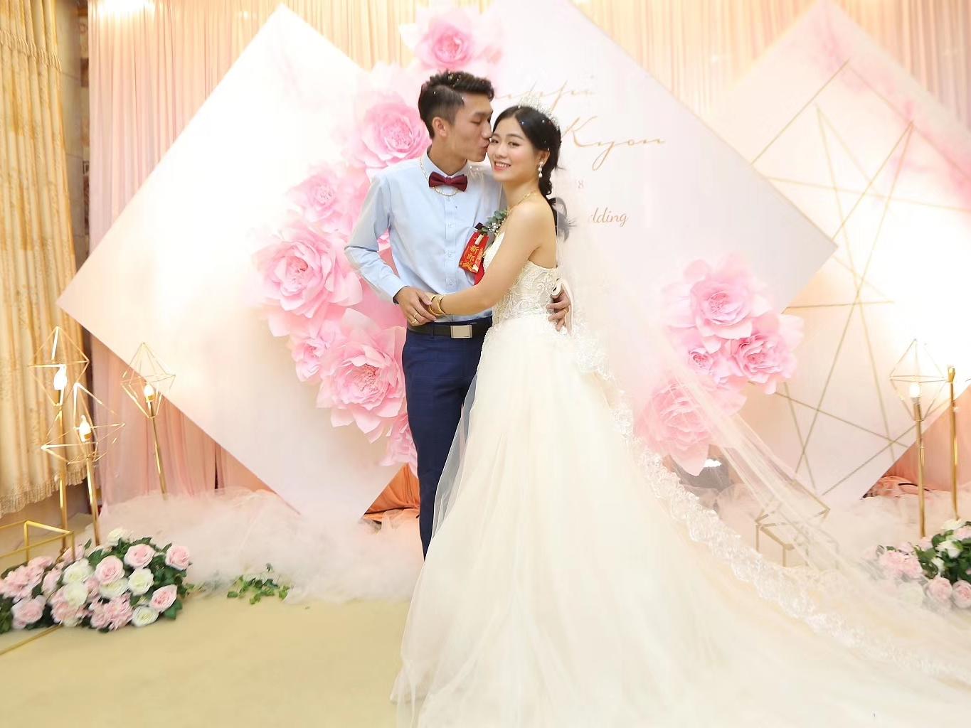 广佛清英半天白纱跟妆造型简约风送亲友妆