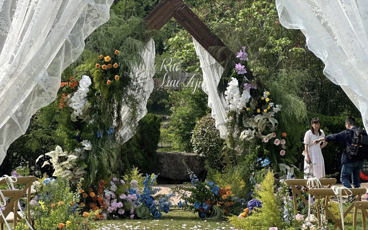 蕾絲紗野生自然系草坪婚禮