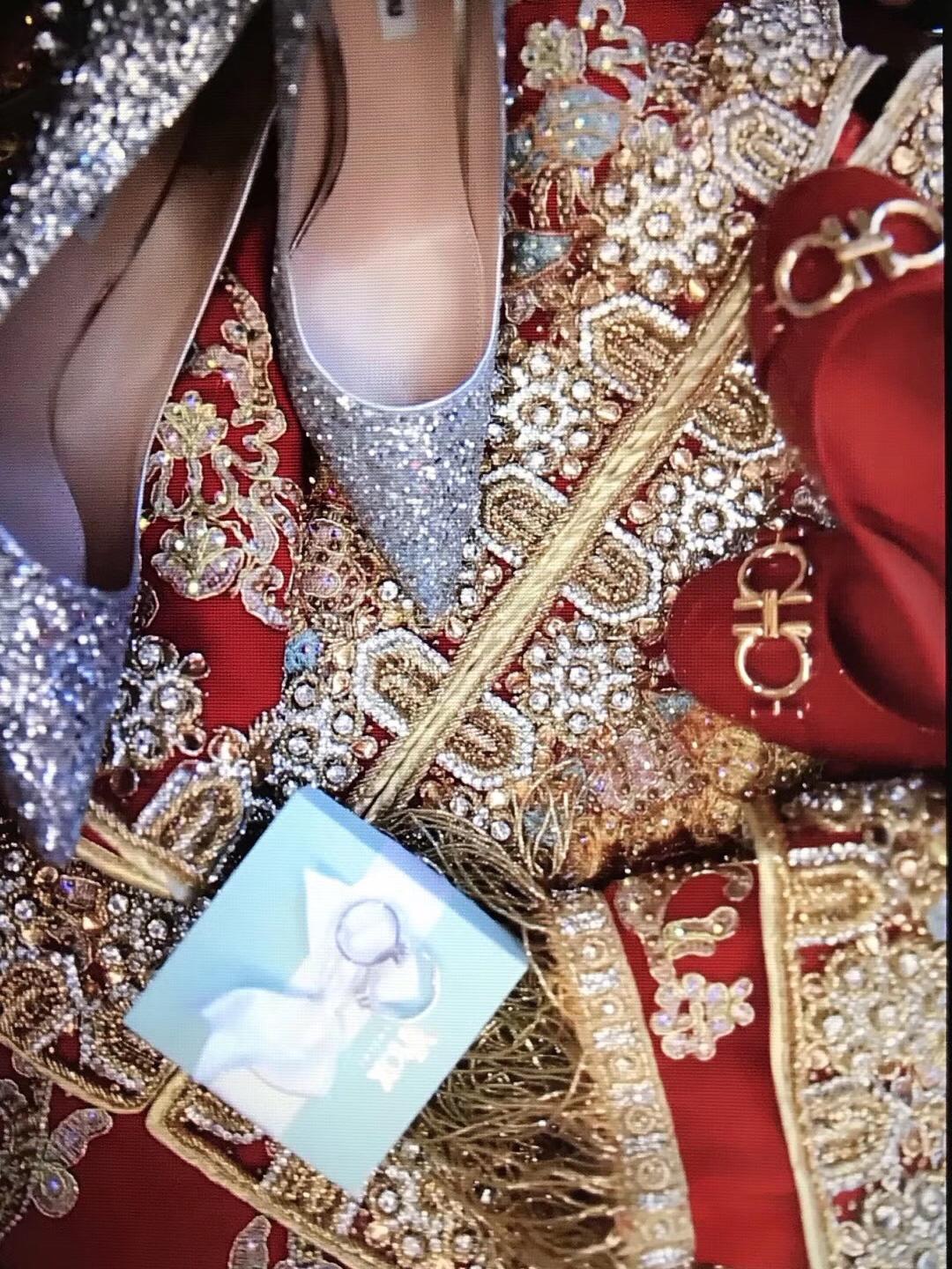 中式婚服+凤冠霞帔高级妆面造型