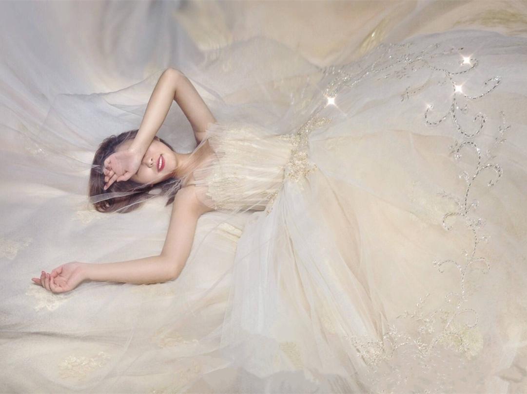 梦幻公主婚纱 礼服 出门纱三件套+跟妆