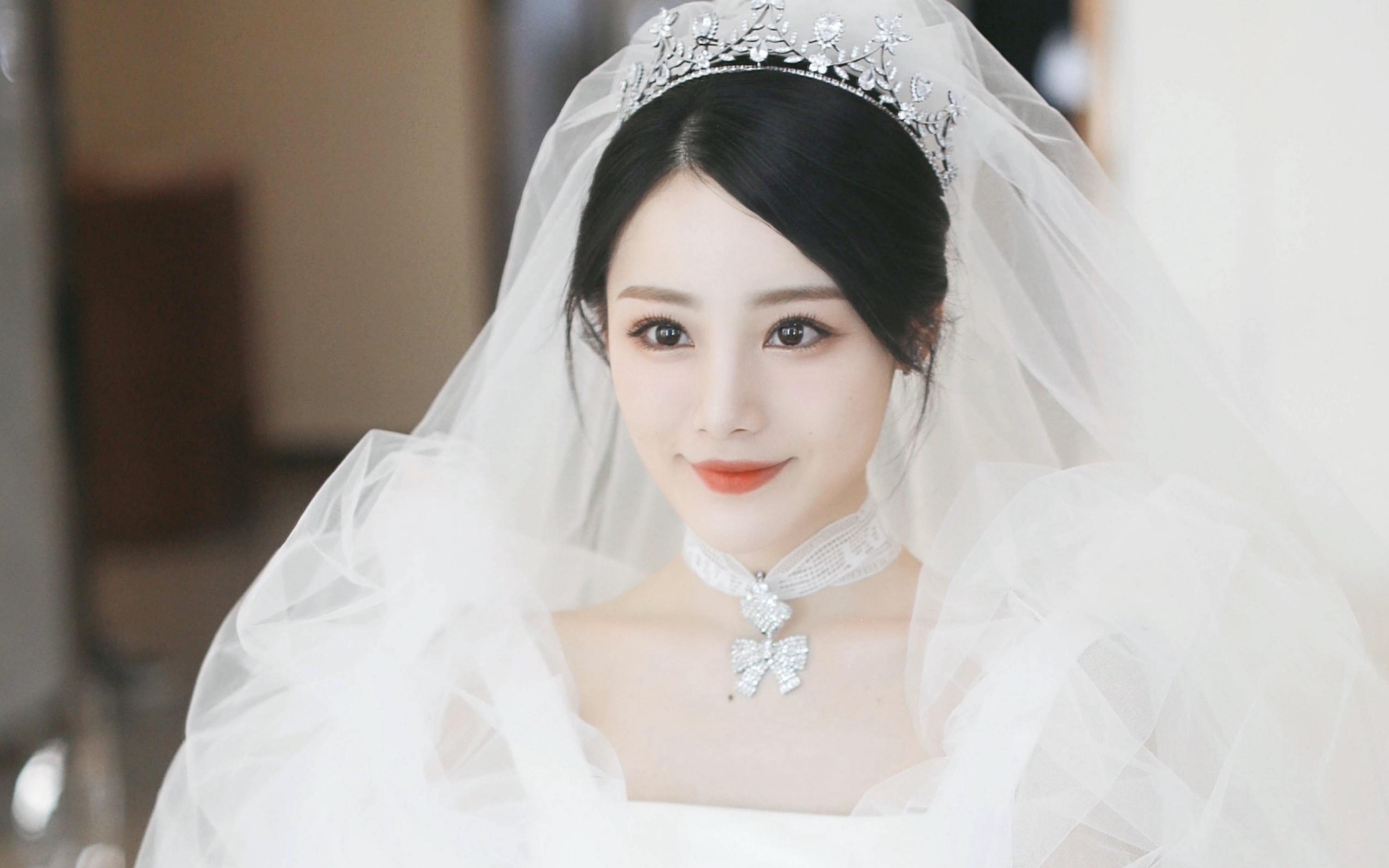 【爆超值特惠】高级化妆师全程跟妆3组造型+伴娘妆