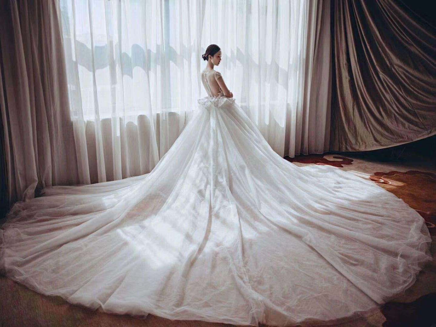 【私藏经典】婚纱礼服三件套+4件伴娘服