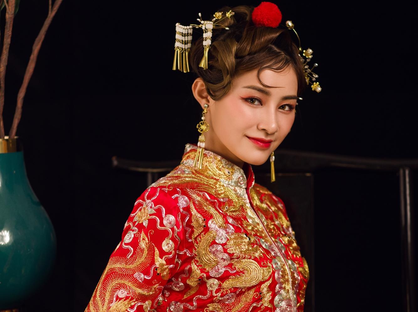 （女神必选）高级化妆师上门化妆+伴娘妆+妈妈妆