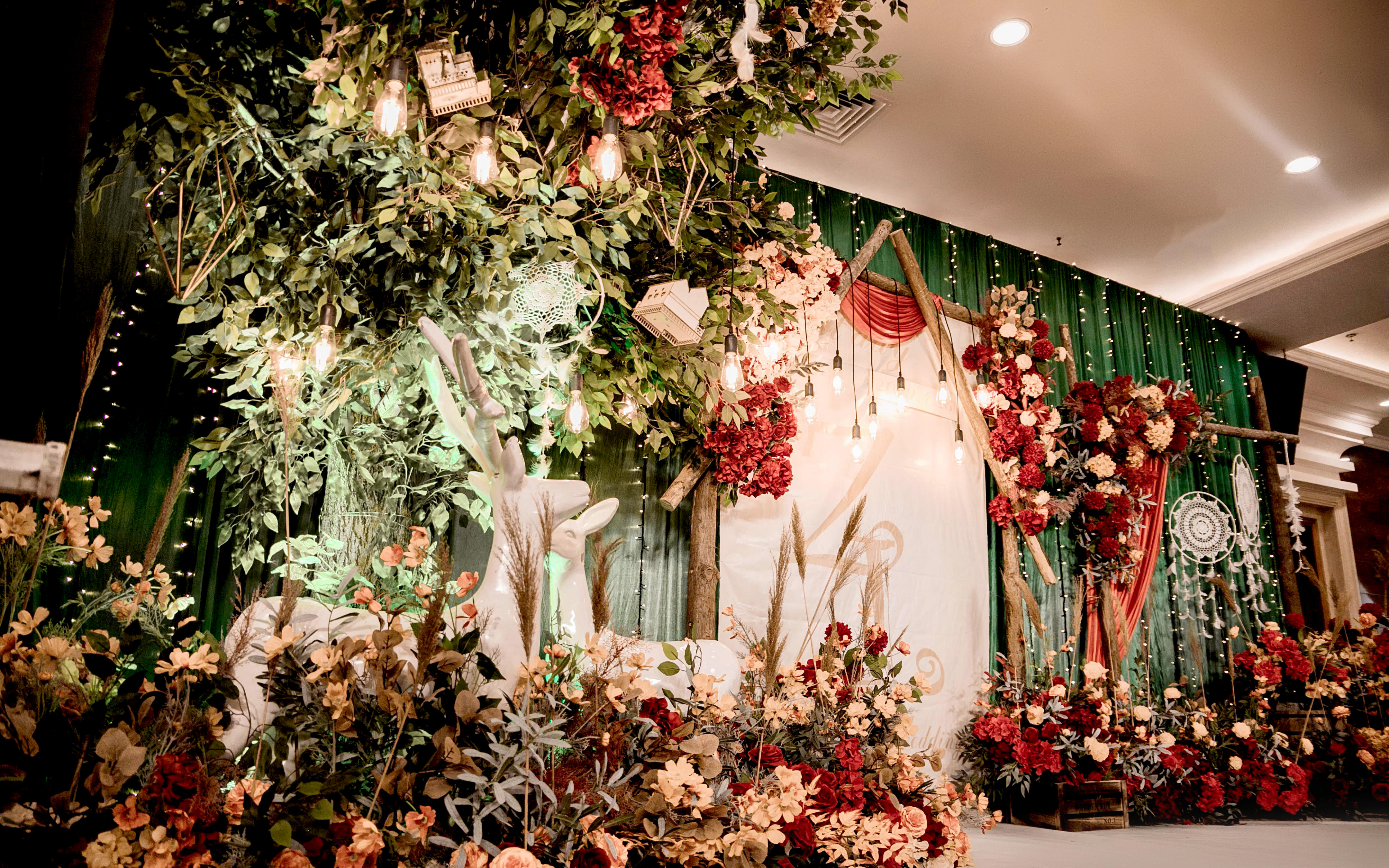 精灵     色彩对比有点大的森系