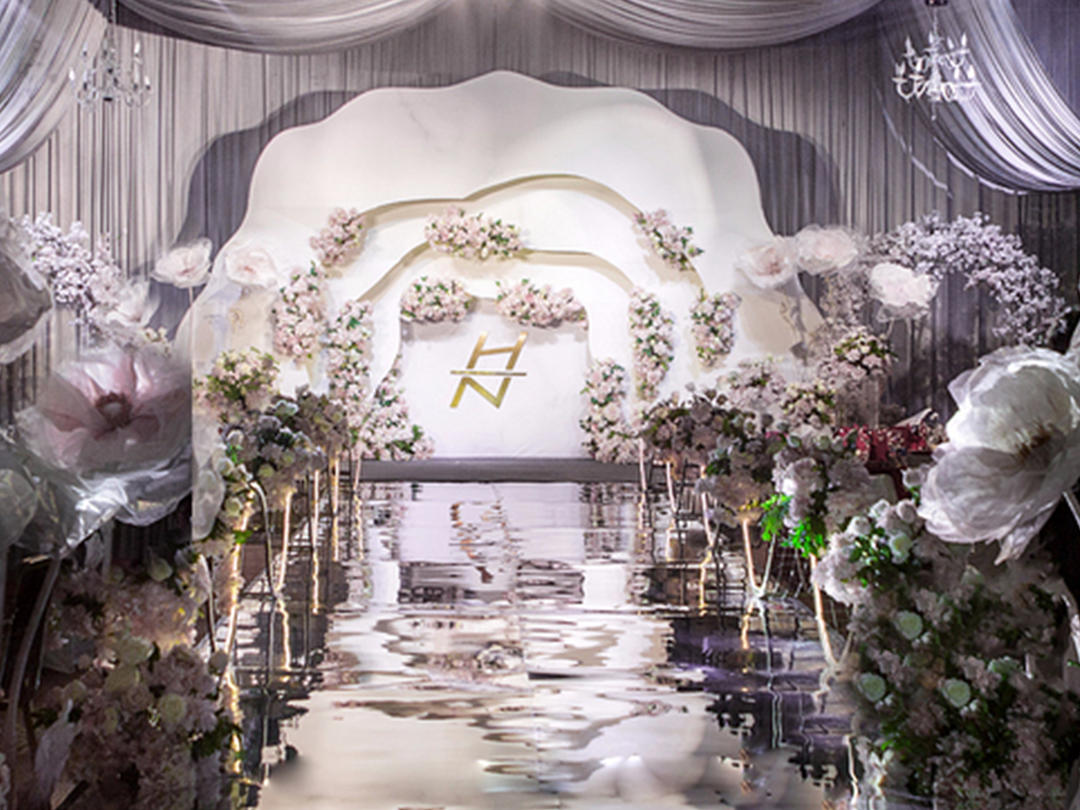 【让你无法想象的火爆套系】银灰白调 梦幻婚礼套系