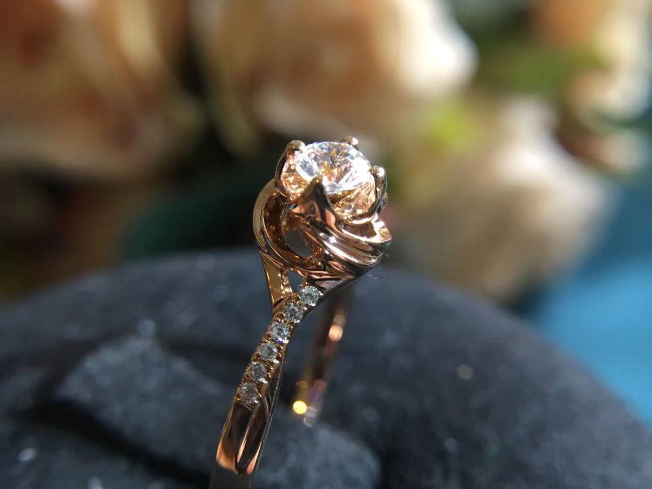 非梵钰禧｜18K金黄玫瑰花苞四爪小清新钻石戒指