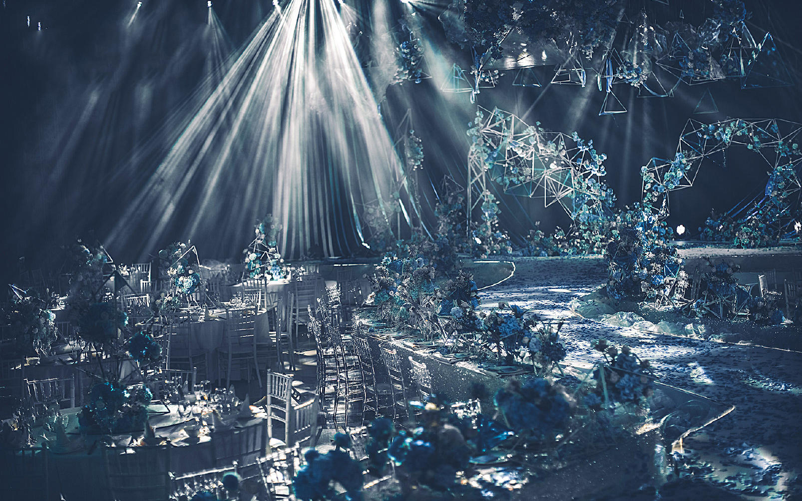 【凤求凰婚礼】奢华静谧婚礼超炫灯光22999元