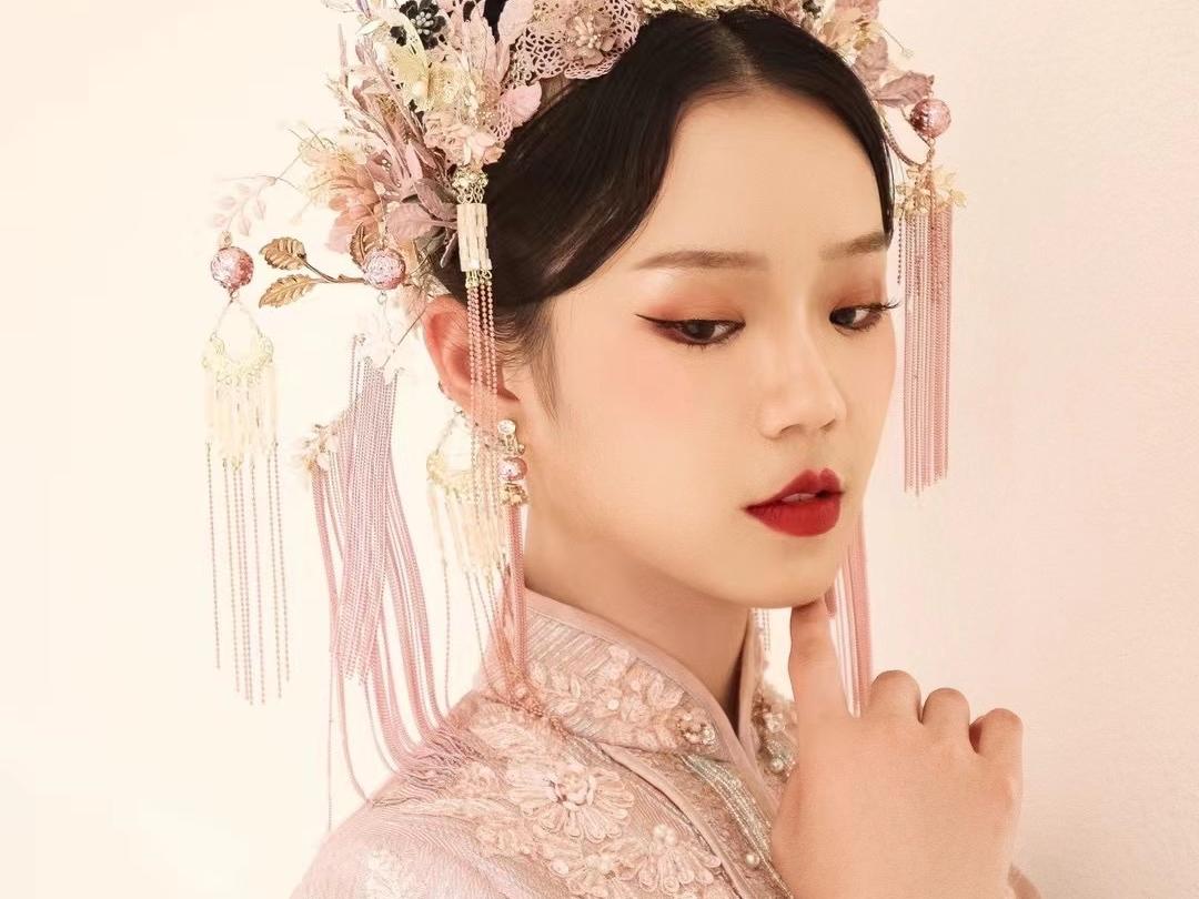 【热门推荐】姝妤跟妆中西式婚礼全天跟妆免费饰品