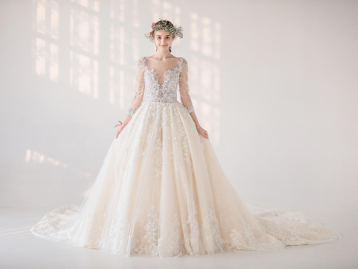 全场大牌高定婚纱 欢迎试纱