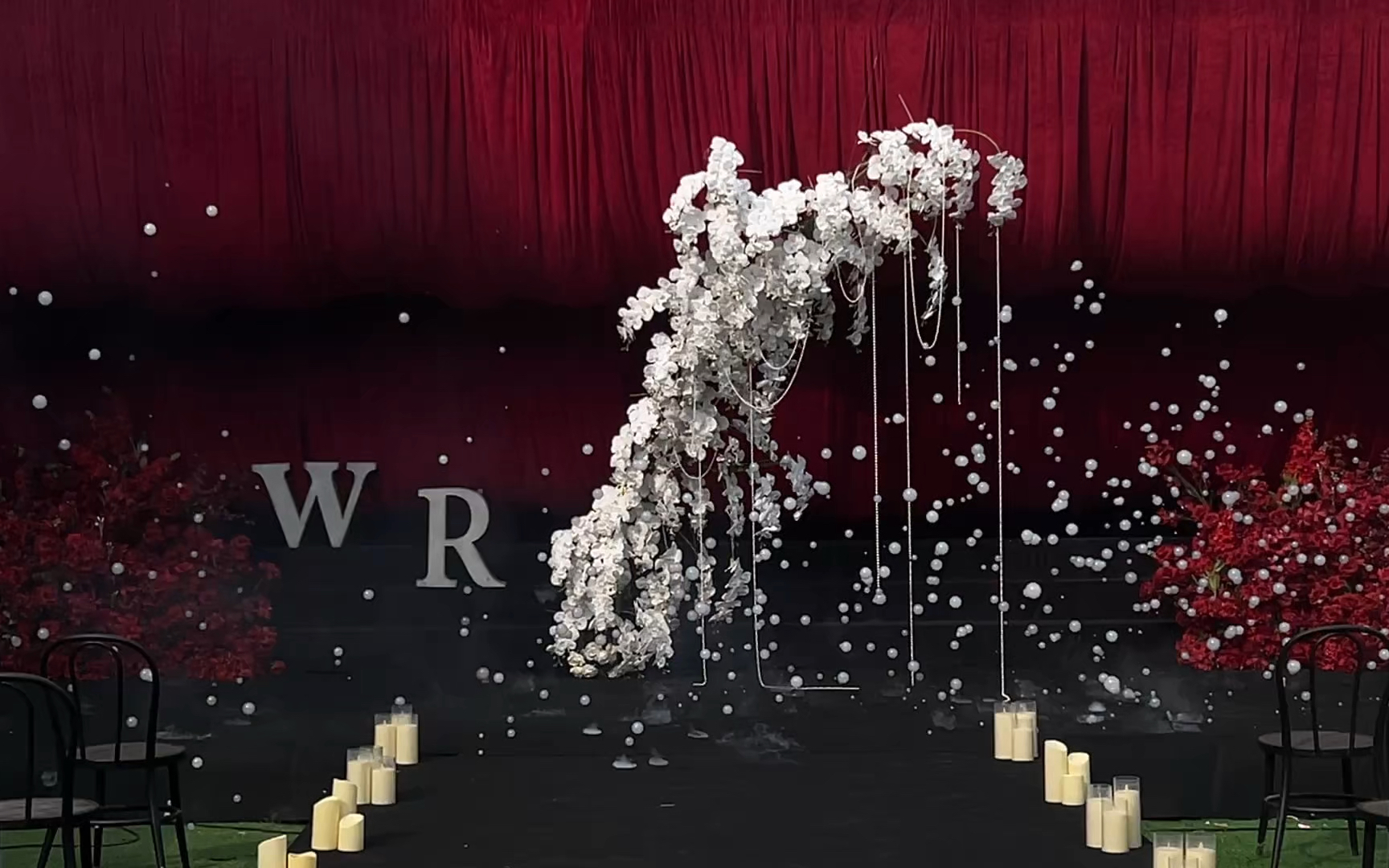 紅色婚禮極簡風(fēng)