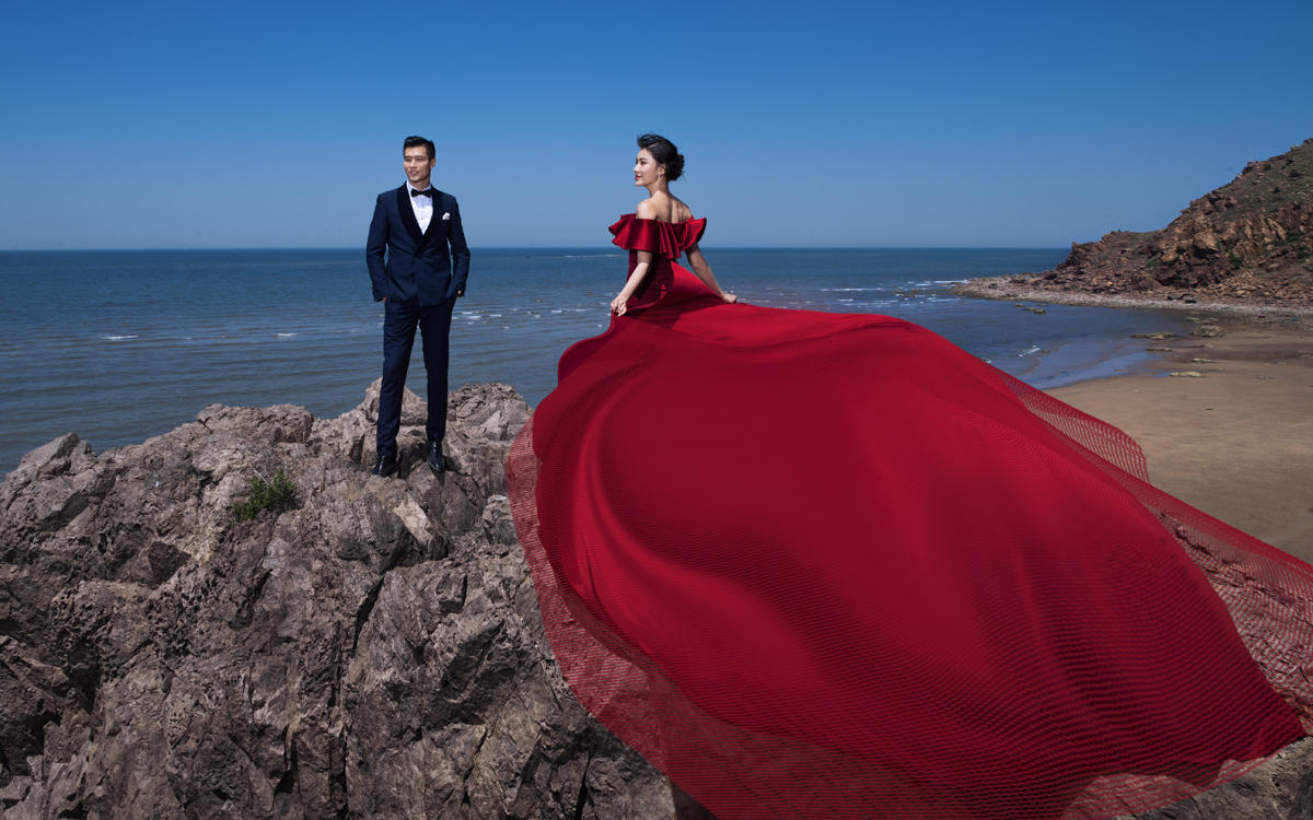 海景婚照可不只是沙滩元素哦，看看礁石篇吧！