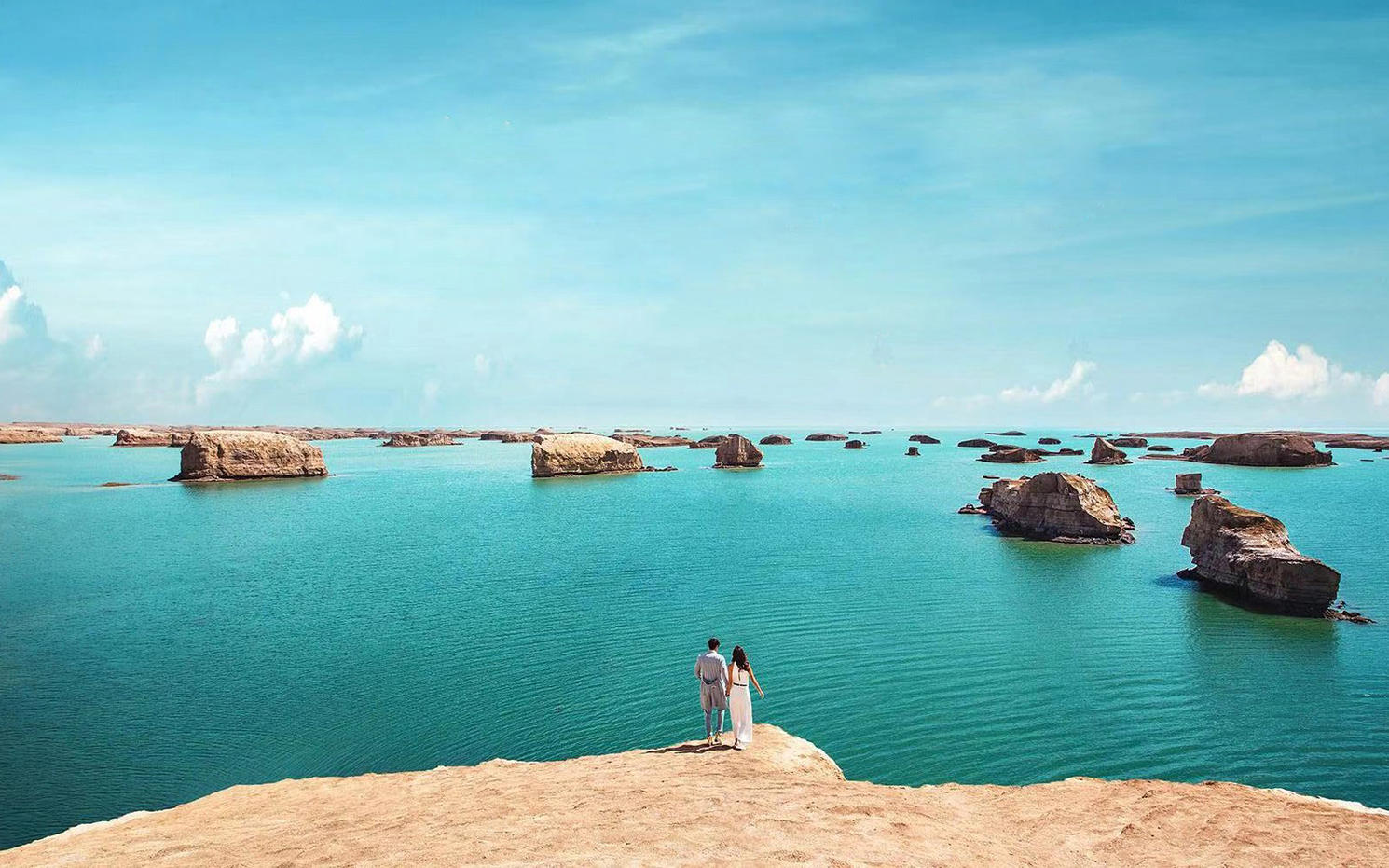 翡翠湖-盐湖-青海湖三日婚纱旅拍一价全包  