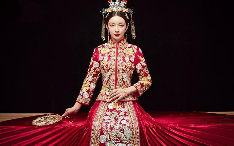 【女皇 · 龙凤呈祥】盘金秀凤奥钻秀禾服