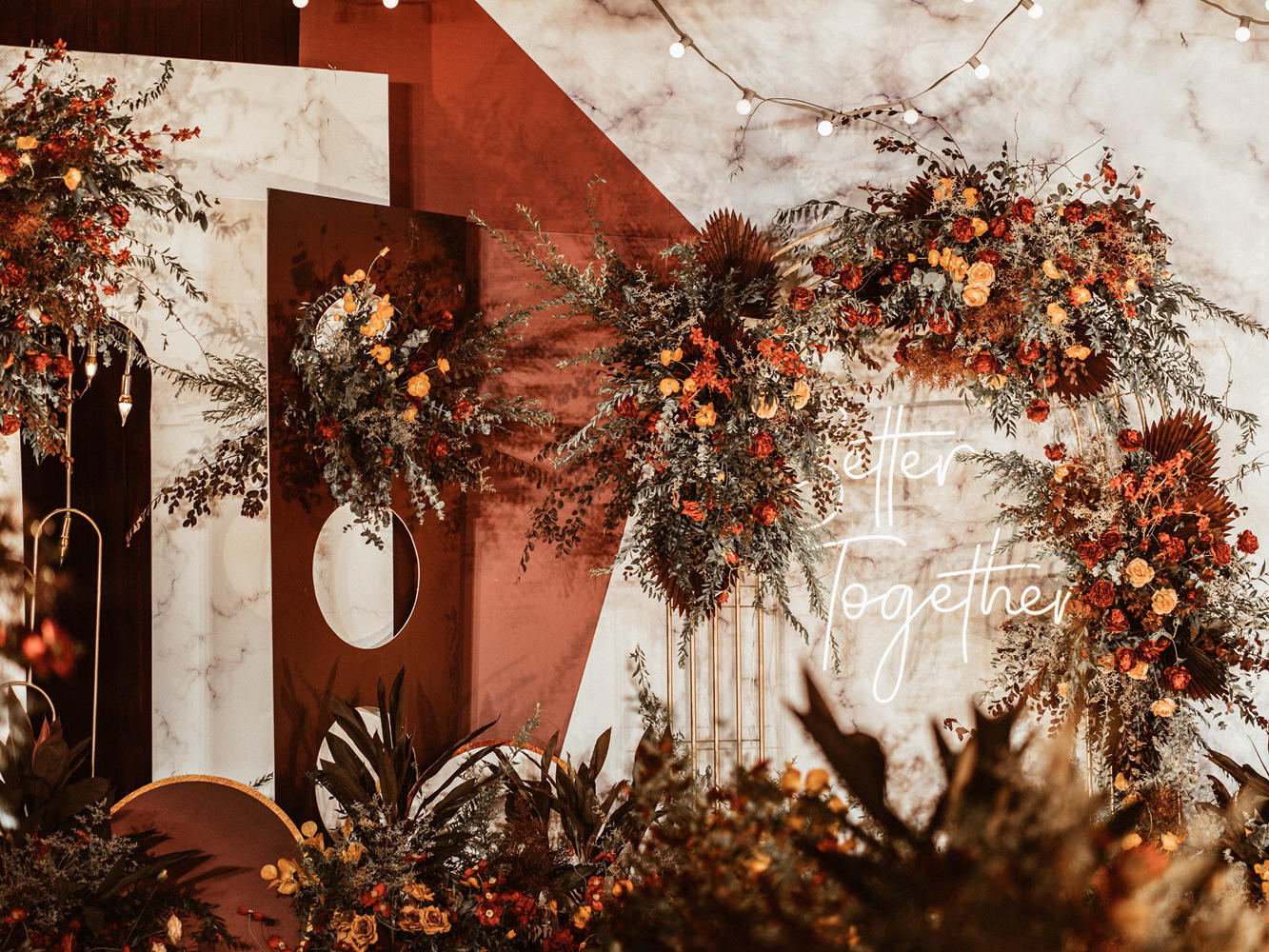 呼和浩特 设计感十足的焦糖复古红婚礼