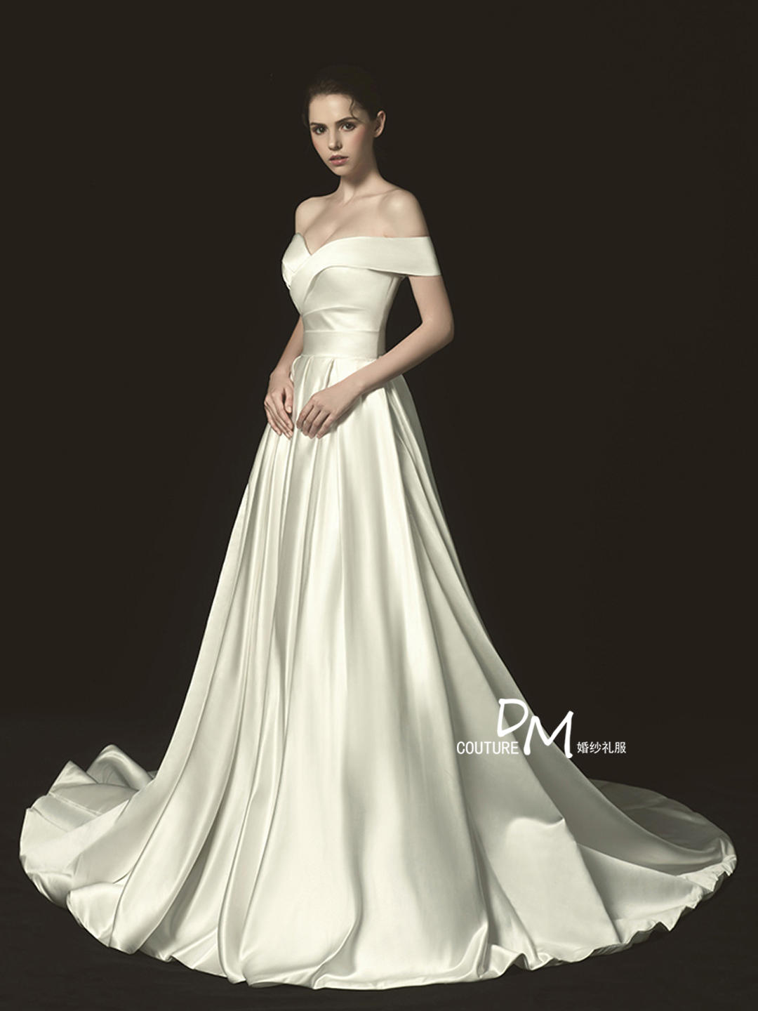 DM婚纱/缎面高定系列/初见
